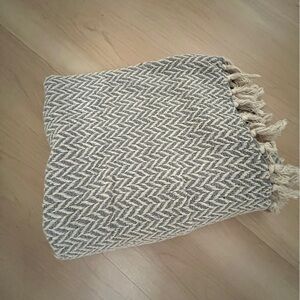 Cotton Chevron throw blanket - blue and white